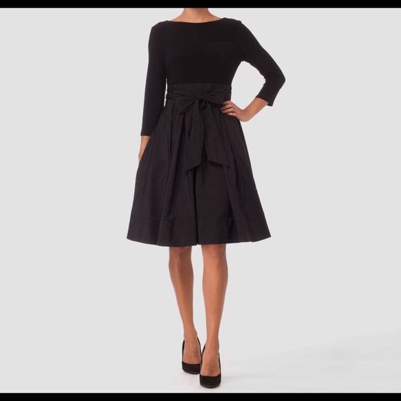 Joseph Ribkoff Dresses & Skirts - Joseph Ribkoff dress with bow. Size 6